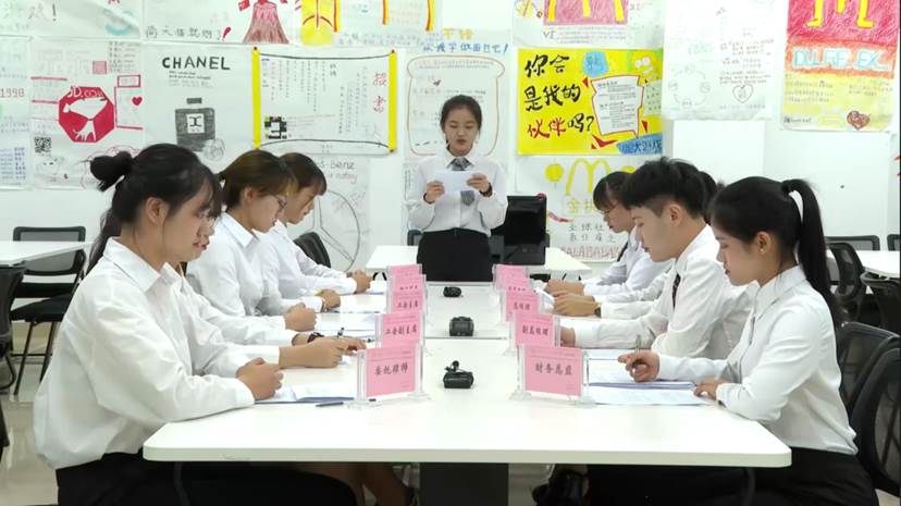 第11题_罗亮梅_20250429_9.3+学生模拟集体协商_3